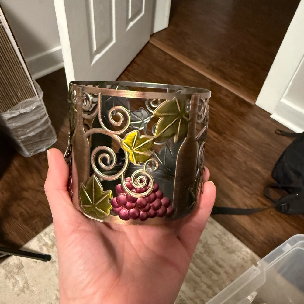 Bath & Body Works 3-Wick Candle Holder Metal Sleeve Grapevine Ivy Decor